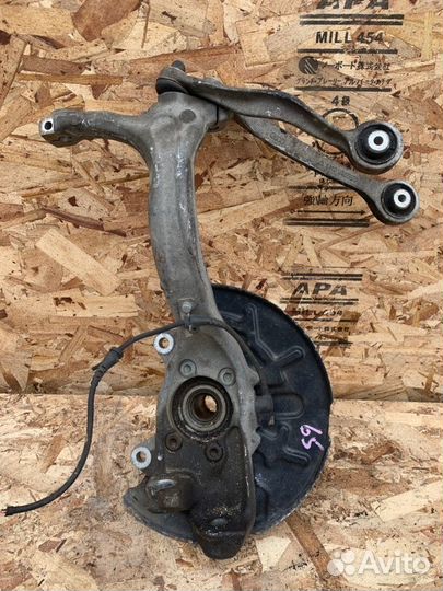 Поворотный кулак передний левый Audi A4 B7 2.0 BWE