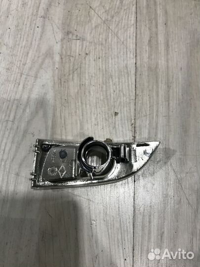 Повторитель поворотника в Крыло в Зеркало Renault