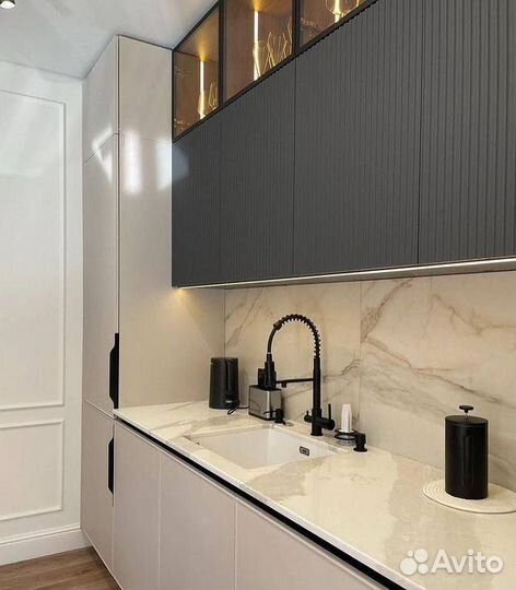 Кухня с рифленым фасадом в рассрочку новая