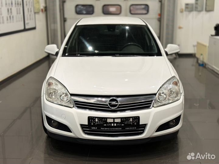 Opel Astra 1.6 МТ, 2011, 186 000 км