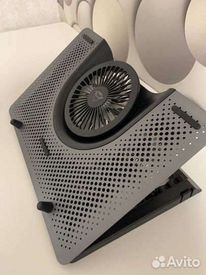 Подставка охлаждающая для ноутбука