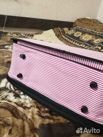 Переноска для кошек и мелких собак