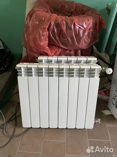 Продам биметаллический радиатор