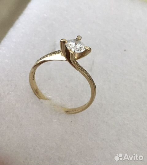 Золотые серьги и кольцо585