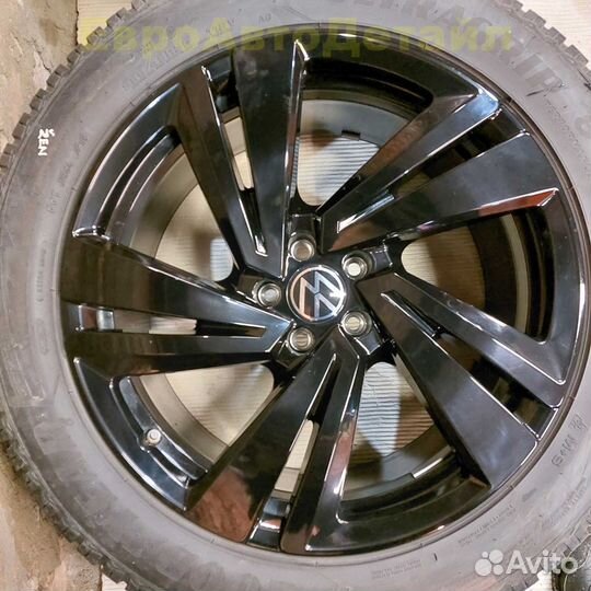 Диски R-Line с зимней резиной R20 VW Touareg 3 CR7