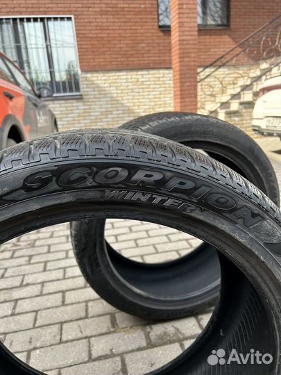 Pirelli P Zero 285/40 R22 V
