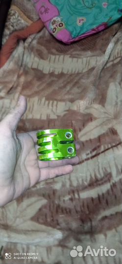 Зажим для трюкового самоката