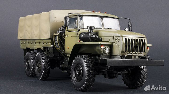 Модель 3654 Звезда 1/35 Армейский грузовик «Урал»
