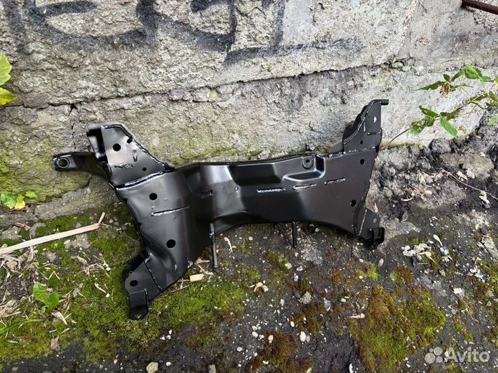 Подрамник передний на mitsubishi lancer 9