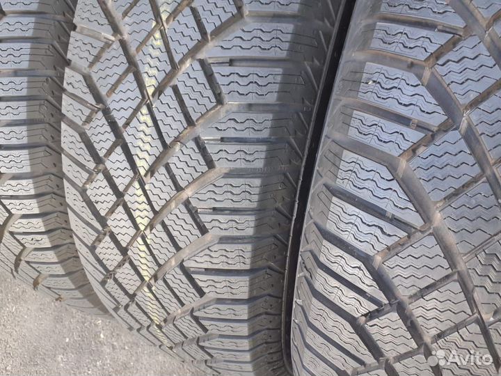 Continental ContiVikingContact 7 215/65 R17