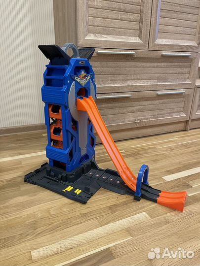 Гараж Hot Wheels
