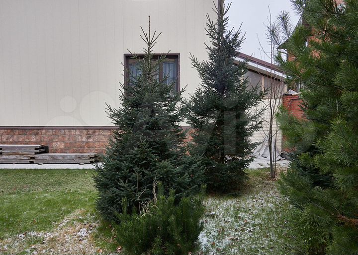 Коттедж 414 м² на участке 9 сот.