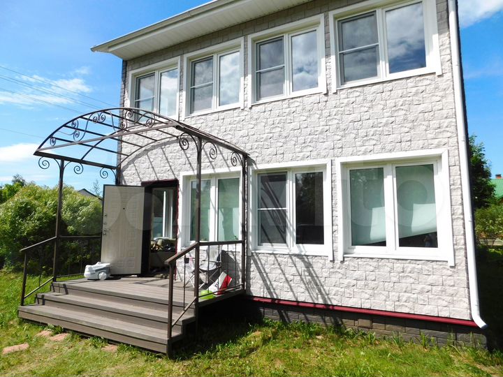 Дом 240 м² на участке 12 сот.