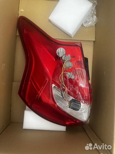 Оригинальный Фонарь задний левый Ford Focus 3 Хет