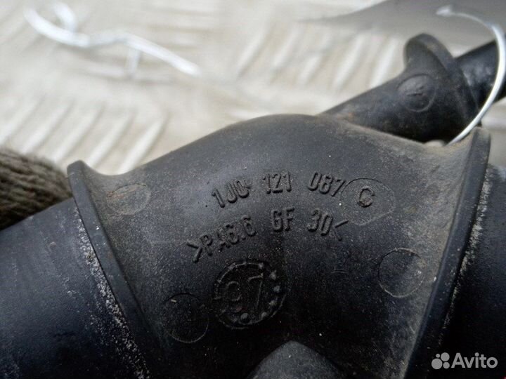 Патрубок охлаждения для Skoda Octavia 1U