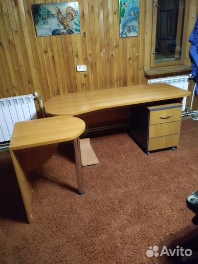Стол офисный с приставкой