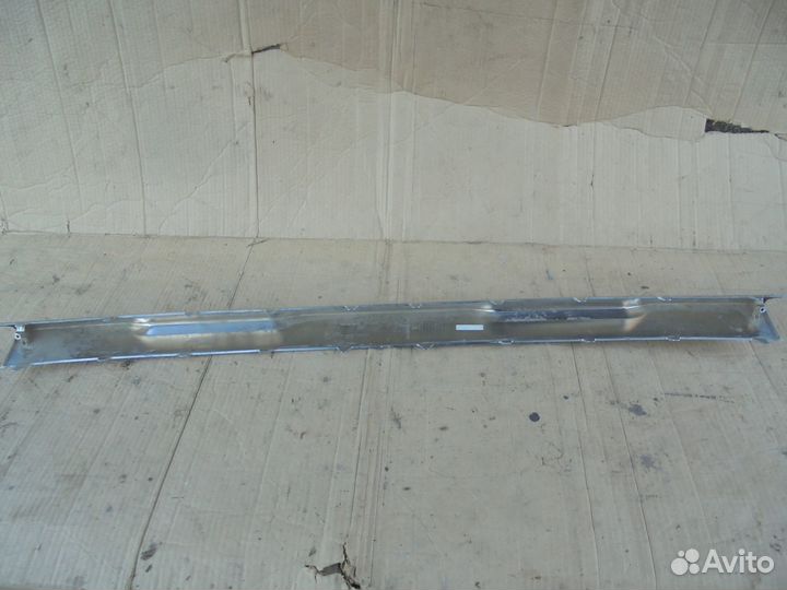 Молдинг переднего бампера центр Hyundai Santa Fe 4