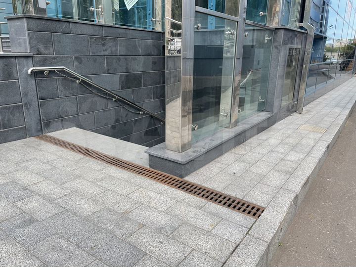 Помещение свободной планировки в центре, 168 м²