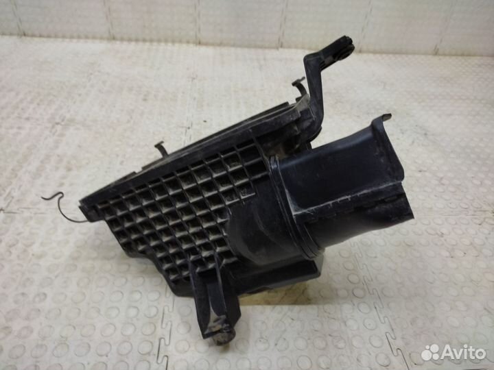 Корпус воздушного фильтра Genesis G90 HI 2016