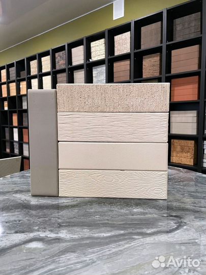 Кирпич лицевой белый рустик Железногорский