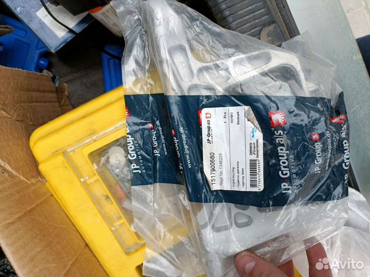 Подушка двигателя JP Group 1517900680 ford focus