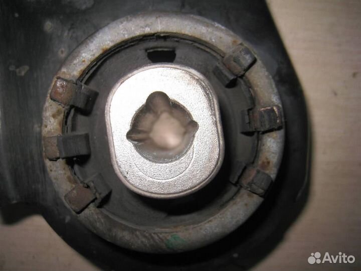 Рычаг передний левый нижний Renault Scenic 3 (JZ)