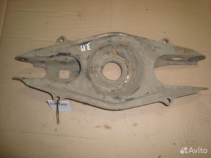 Рычаг нижний под пружину W212 A2043503506