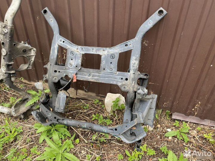 Подрамник Land Rover Velar