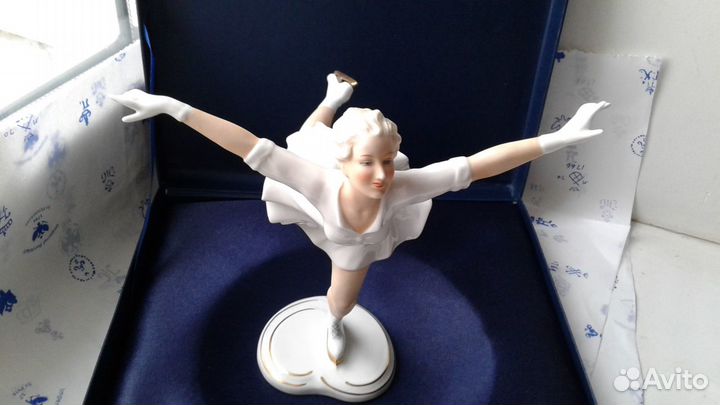 Статуэтка Германия, Фигуристка