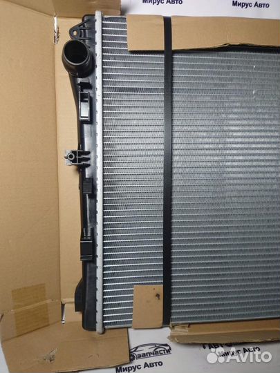 Радиатор охлаждения Мерседес-Benz w213 А0995001803