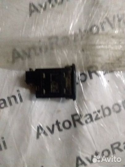 Кнопка стеклоподъёмника Daewoo Nexia N150 16кл