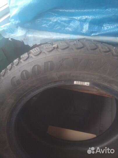 Goodyear UltraGrip 225/55 R16