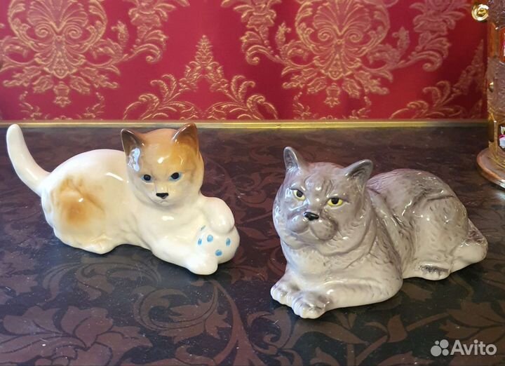 Статуэтка фарфоровая котёнок кошка