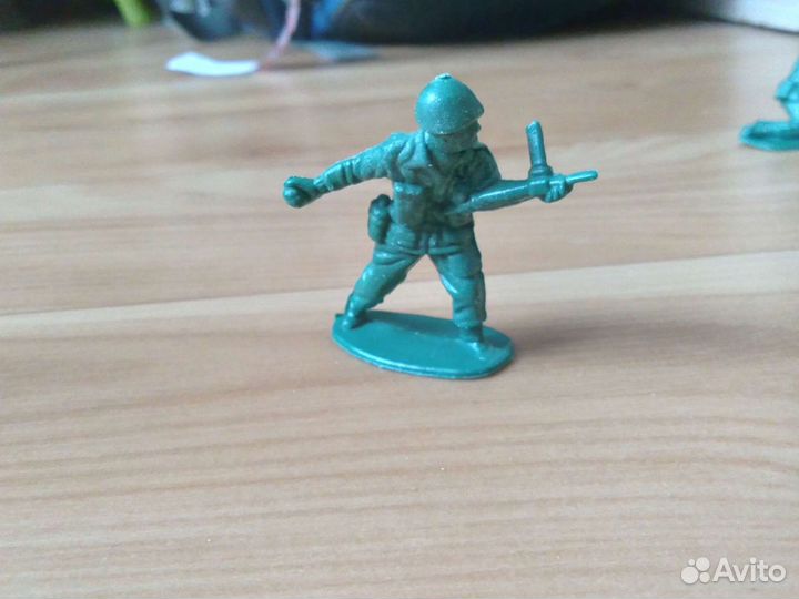 Солдатики (много)