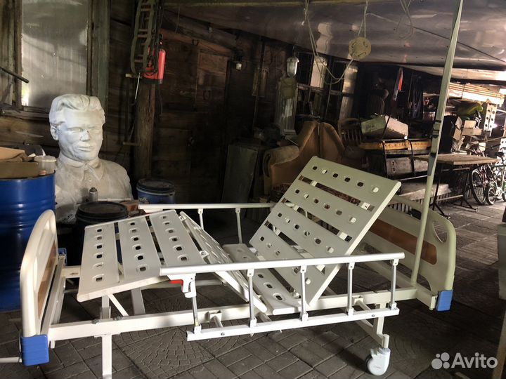 Медицинская кровать функциональная