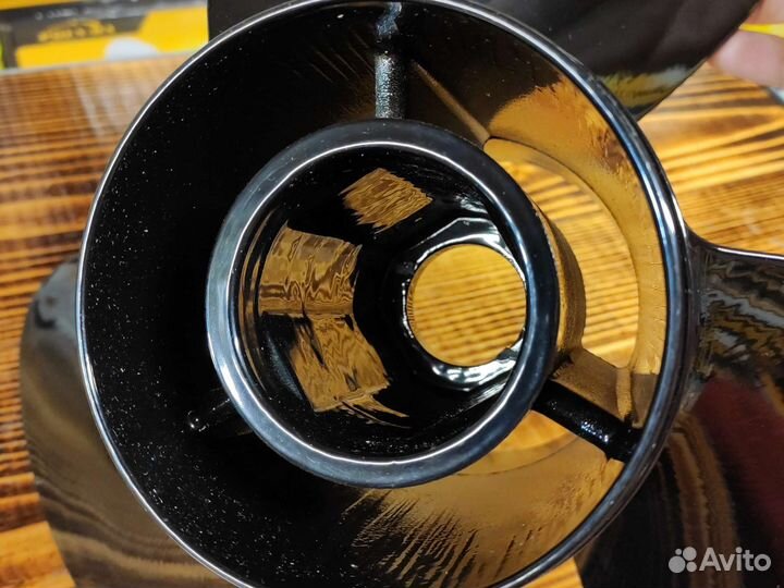 Винт гребной 150-300; 3x16x21-1/2 RH