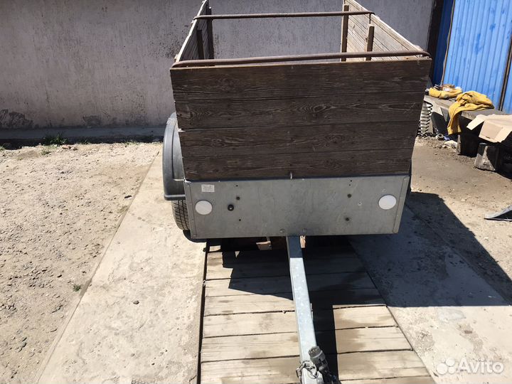 Прицеп на легковой автомобиль