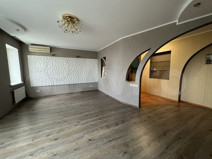 3-к. квартира, 120 м², 4/9 эт.