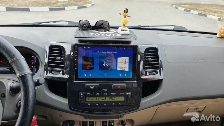 Магнитола Teyes Toyota Hilux 7 / Fortuner 1