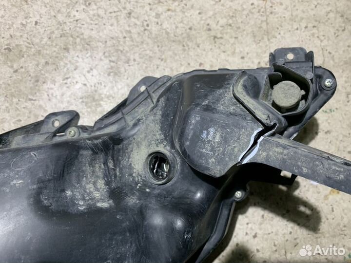 Фара Toyota Land Cruiser Prado