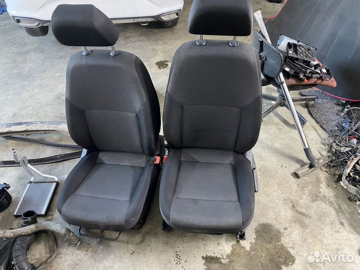 Сидения пара Skoda Rapid (NH3) I рестайлинг (2017–