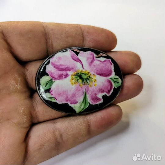 Старинная серебряная брошь с живописью Финляндия