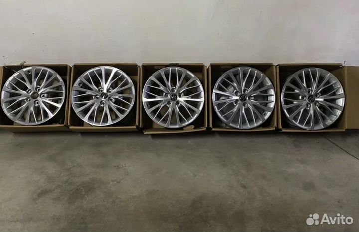 Диски на тойта камри 70 18р