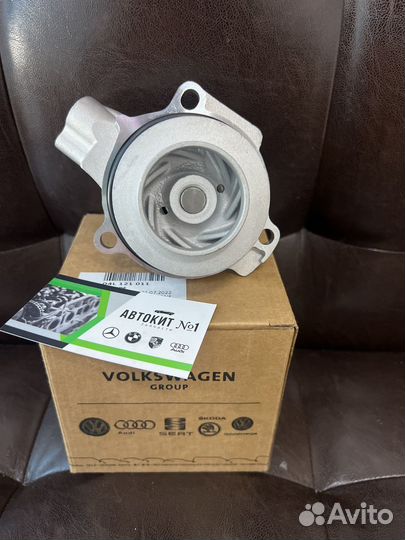 04L121011 Насос (помпа) водяной