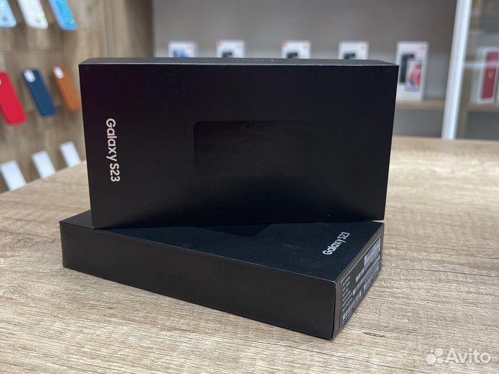 Samsung Galaxy S23, 8/256 ГБ
