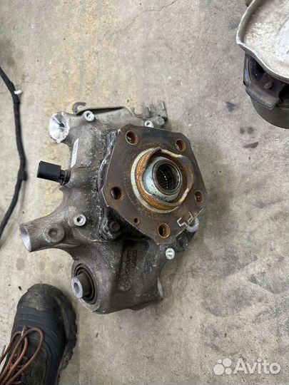 Поворотный кулак задний Audi Q7 4m