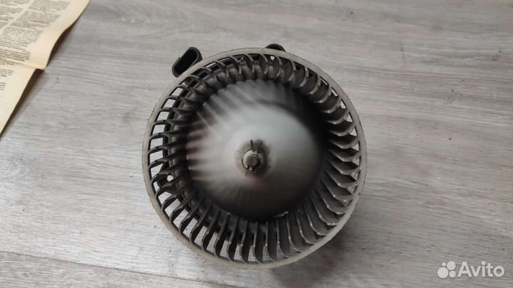 Моторчик печки мазда демио