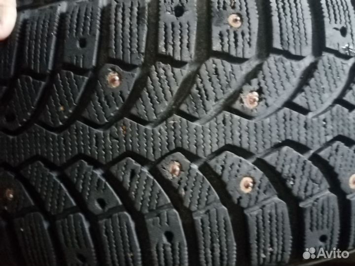 Bridgestone Blizzak Spike-01 2.25/65 R17