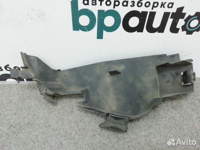 Направляющая воздушного потока левая дефлектор