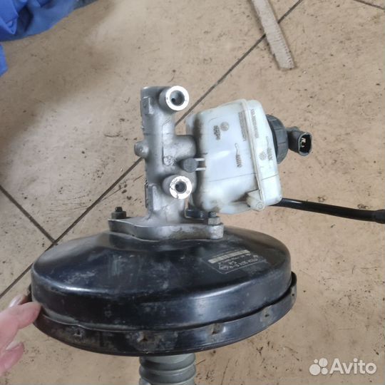 Вакуумный усилитель тормозов renault